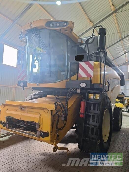 New Holland CX 5090 Combine de secerat