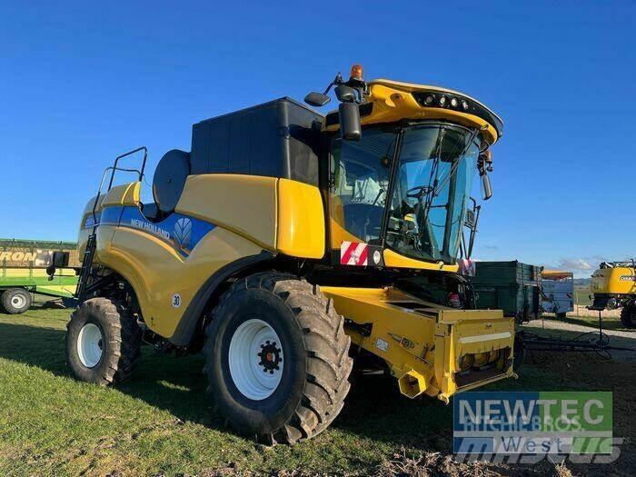 New Holland CX 6.90 Combine de secerat