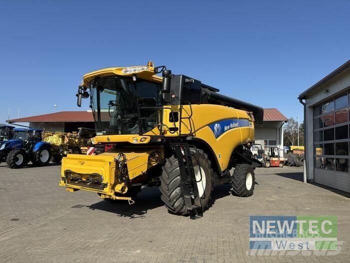 New Holland CX 8060 Combine de secerat