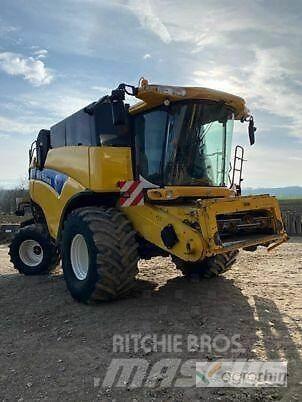New Holland CX 8090 Combine de secerat