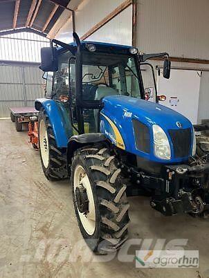 New Holland T5040 Tractoare