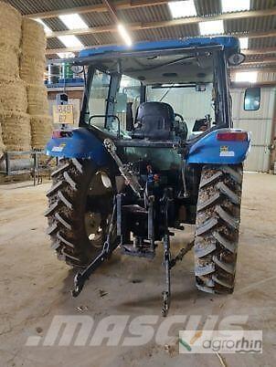 New Holland T5040 Tractoare