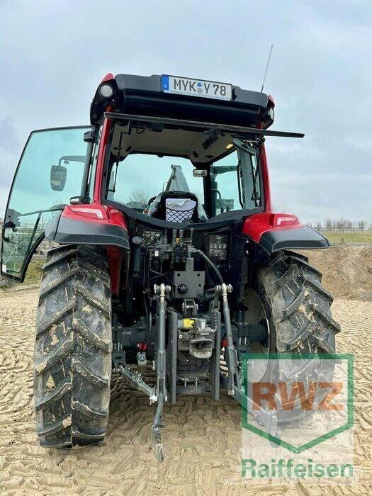 Valtra A75 Tractoare