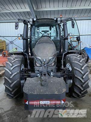 Valtra G125 Tractoare