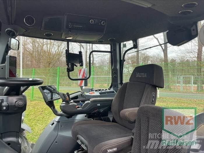 Valtra Q305 Tractoare
