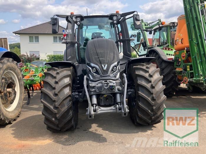 Valtra Q305 Tractoare