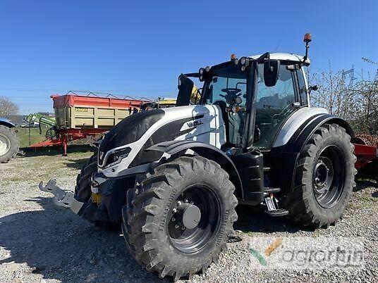 Valtra T215A Tractoare