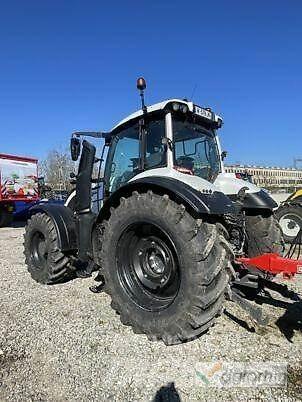 Valtra T215A Tractoare