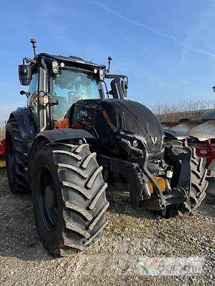 Valtra T235 Diect Tractoare