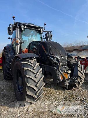Valtra T235 Diect Tractoare