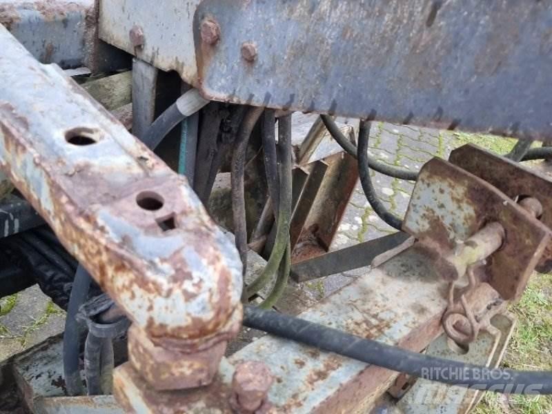  Bagger Excavatoare cu roti