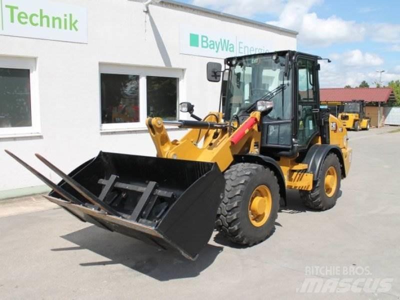 CAT 907 Incarcator pe pneuri