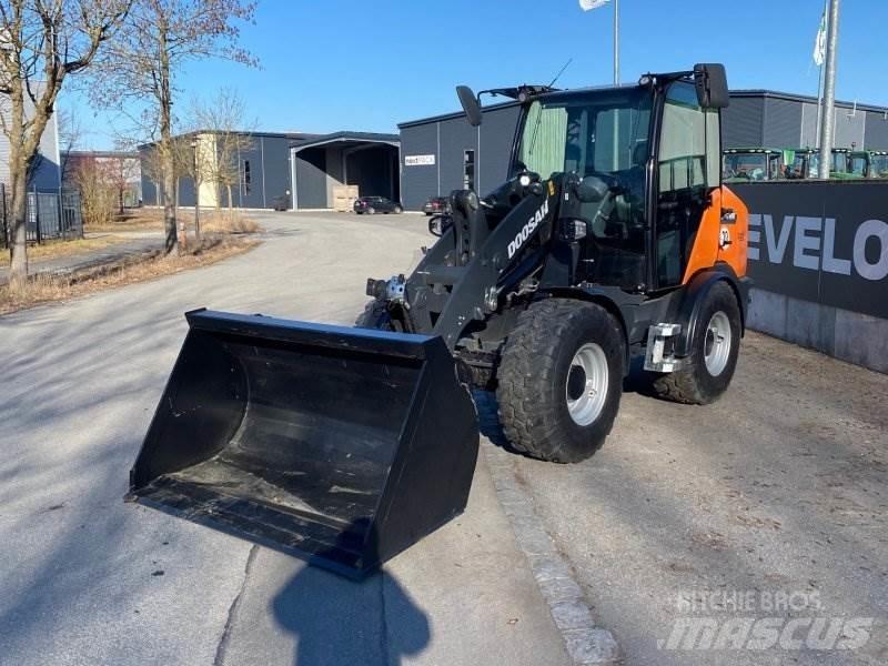 Doosan DL 80-7 Incarcator pe pneuri