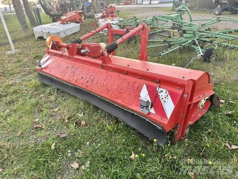 Dücker UM 30 Masina speciala pentru imprastiat gunoiul