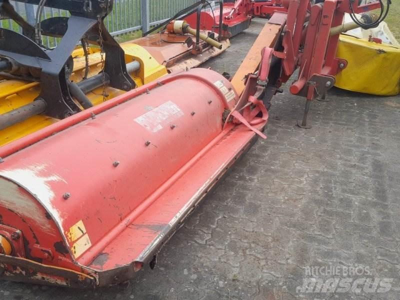 Dücker USM 21 Masina speciala pentru imprastiat gunoiul