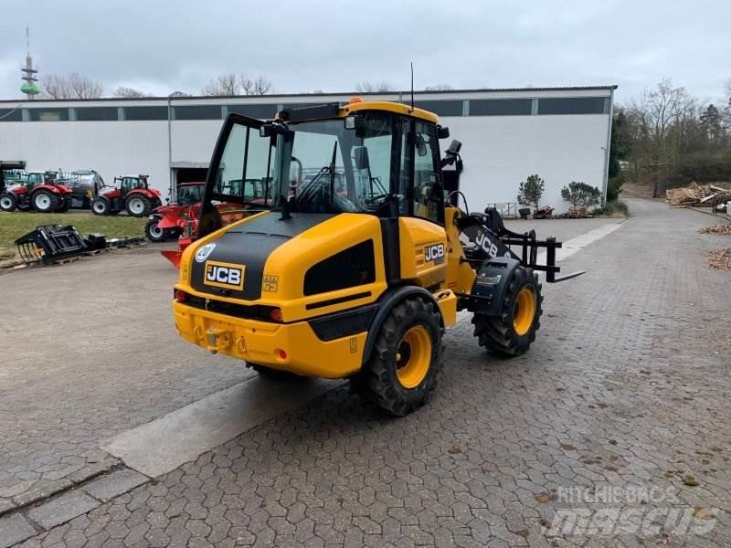 JCB 407 Agri Incarcator pe pneuri