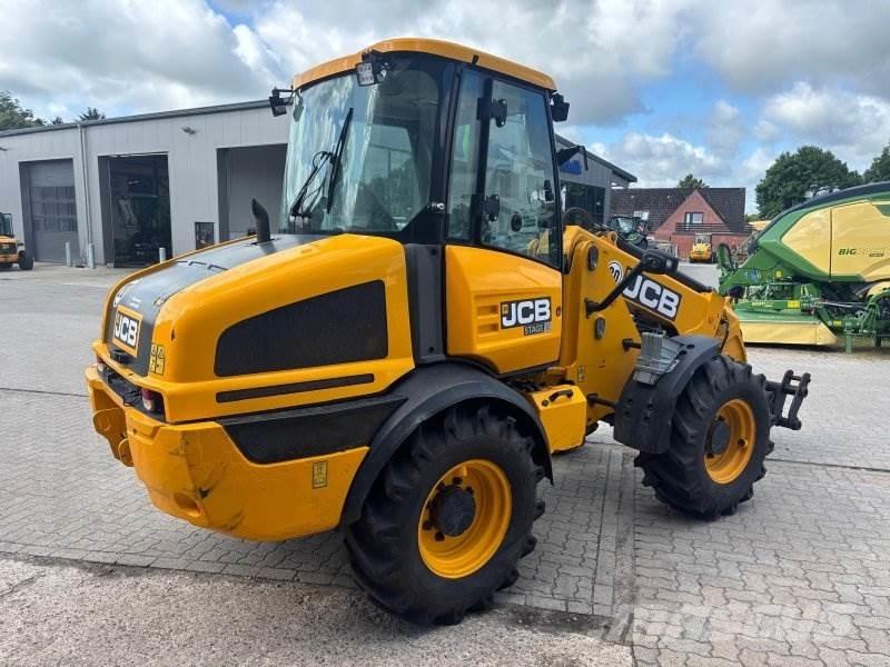JCB TM 220 Incarcator pe pneuri