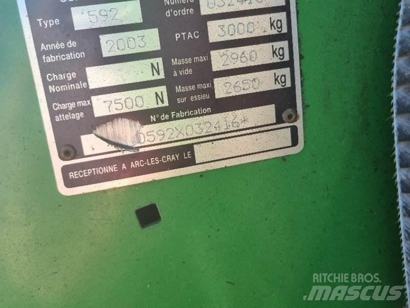 John Deere 592 Masina de balotat cilindric