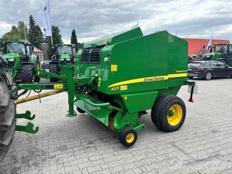 John Deere 623 Masina de balotat cilindric