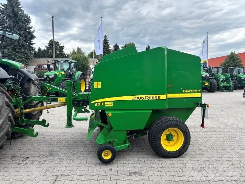 John Deere 623 Masina de balotat cilindric