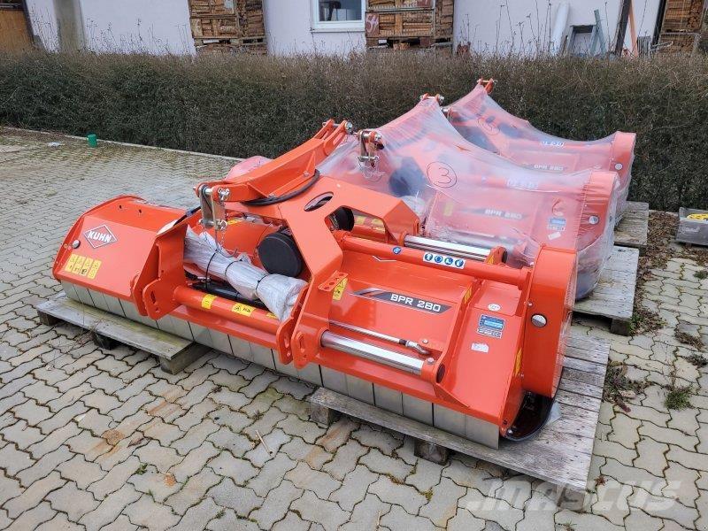 Kuhn BPR 280 Masina speciala pentru imprastiat gunoiul