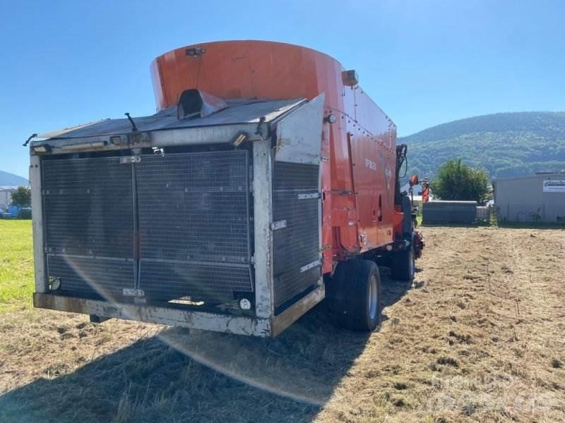 Kuhn SPW 25 Mixere furaje