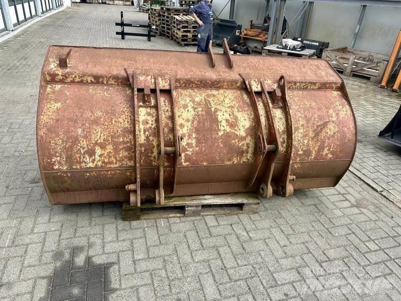 O&K L 18 Incarcator pe pneuri