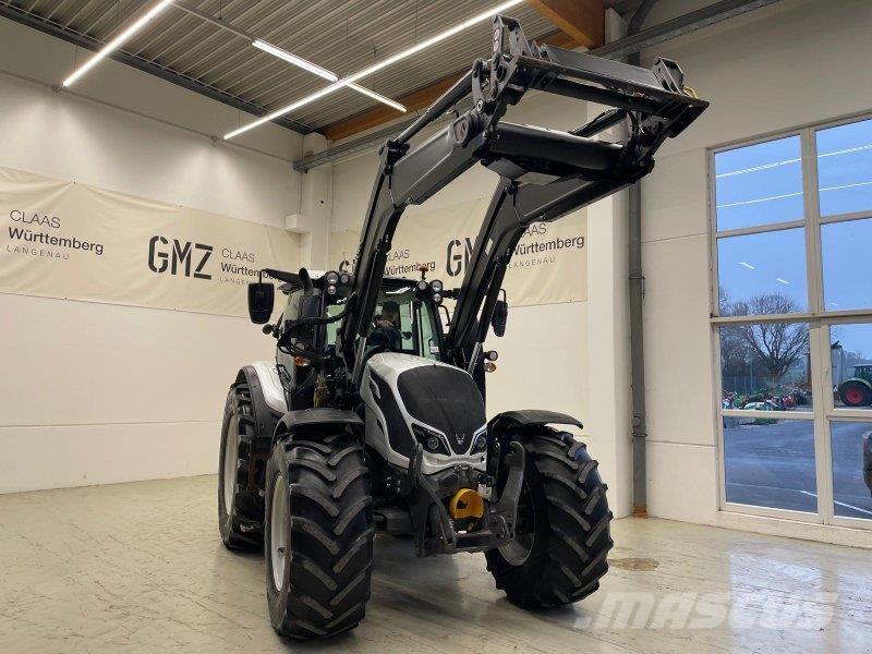 Valtra N154 Tractoare