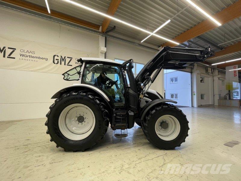 Valtra N154 Tractoare
