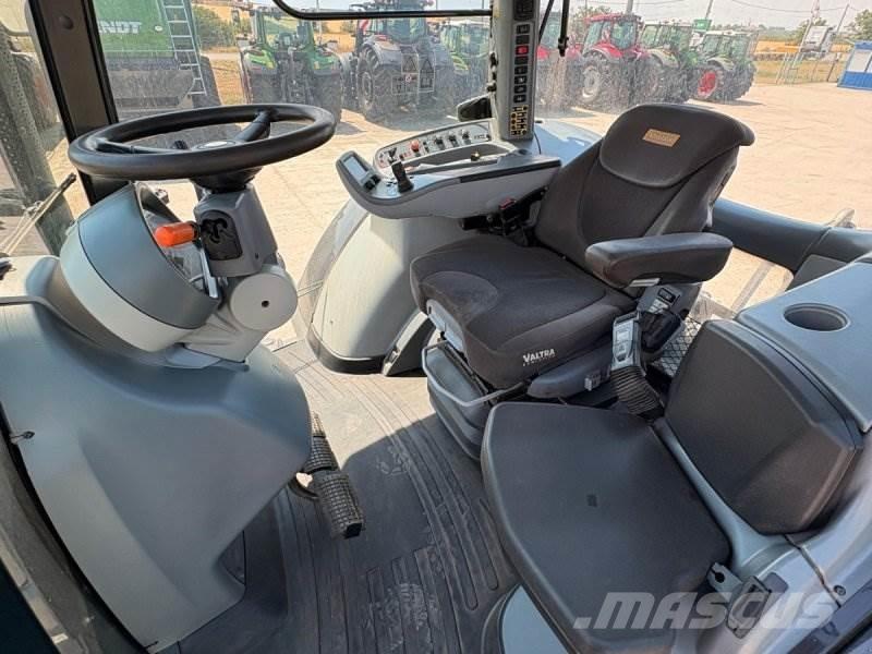 Valtra S274 Tractoare