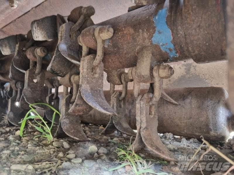 Zanon CTZ 100 Masina speciala pentru imprastiat gunoiul