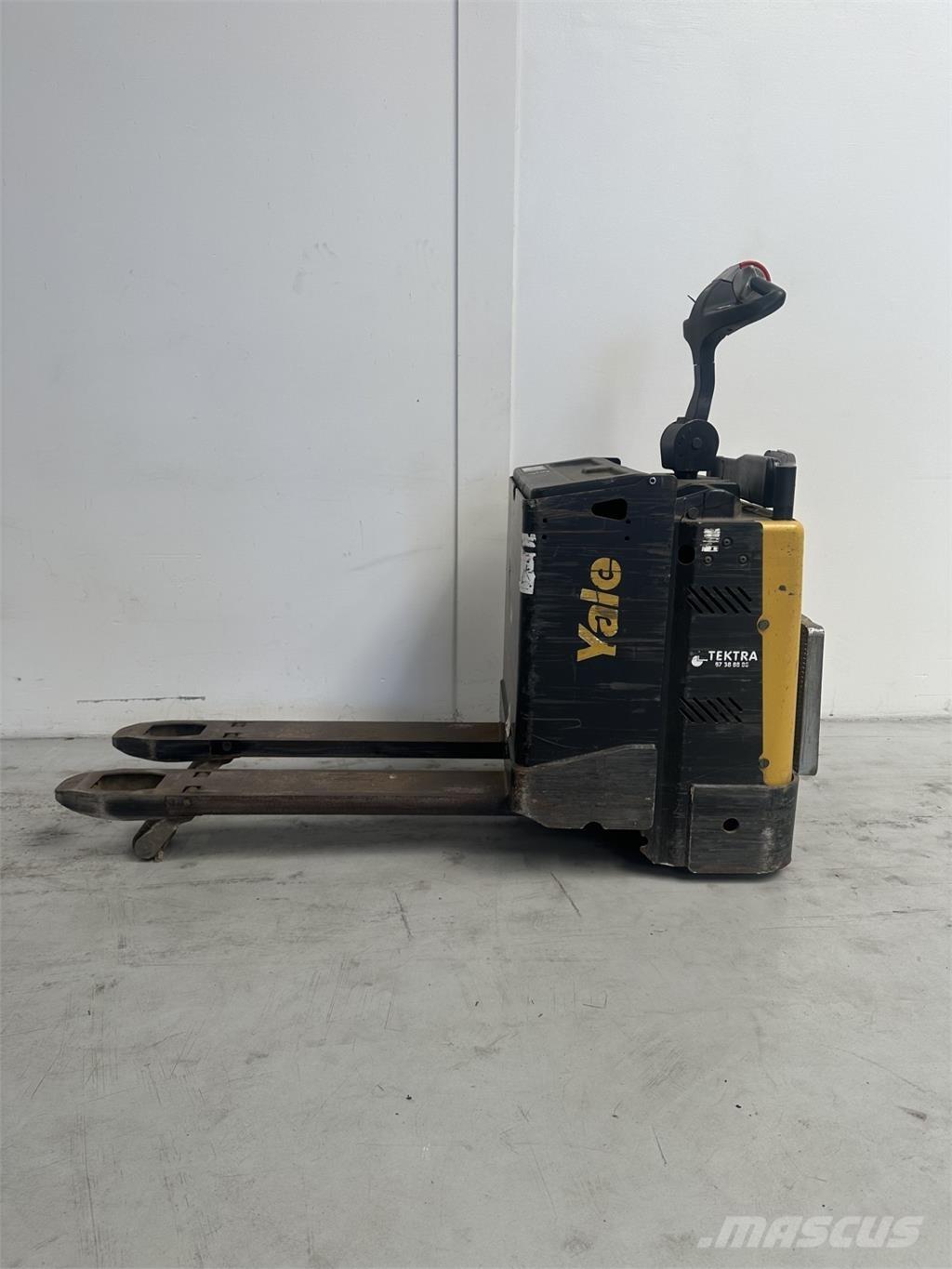 Yale MP20X FBW - 400 AH Transpaleta cu platforma