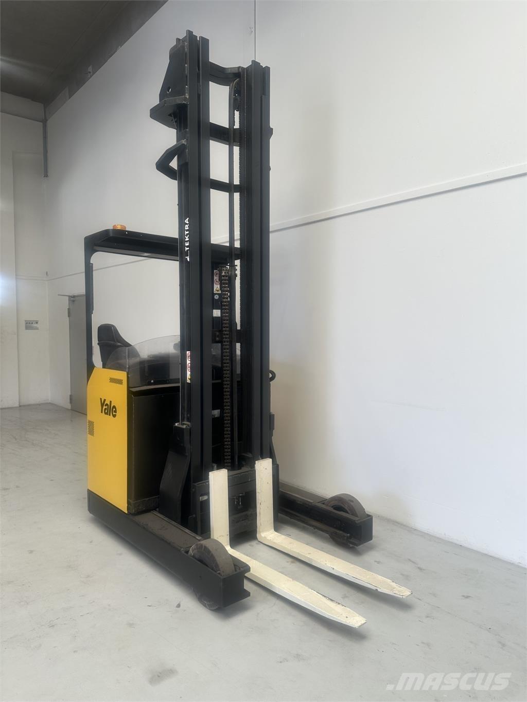 Yale MR16H Stivuitor cu catarg retractabil