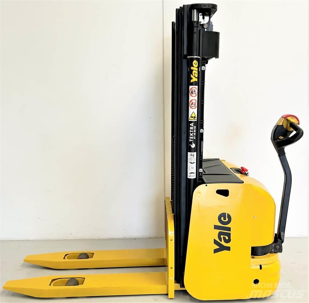 Yale MS12 Transpaleta manuala