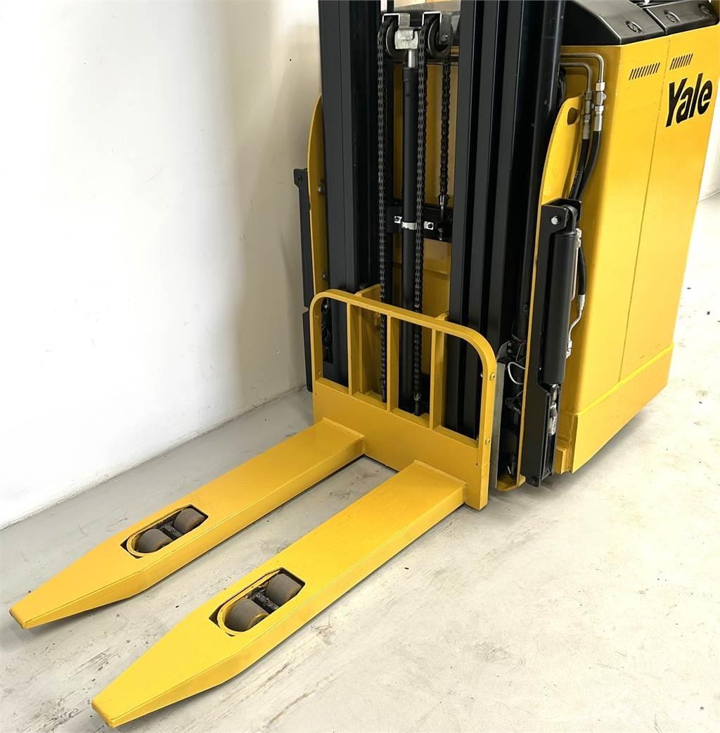 Yale SMS12S Transpaleti autopropulsanti
