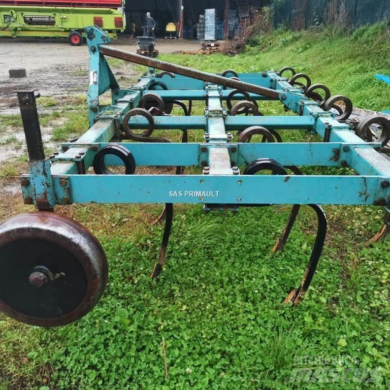 Bonnel multicultor Utilaje agricole - Altele