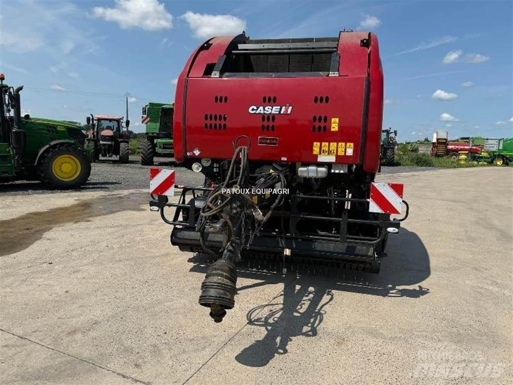 Case IH RB465 Masina de balotat cilindric