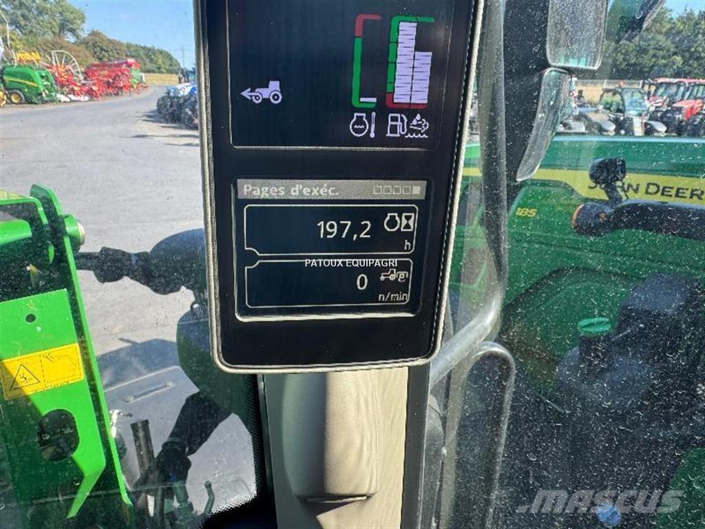 John Deere 6100M Tractoare