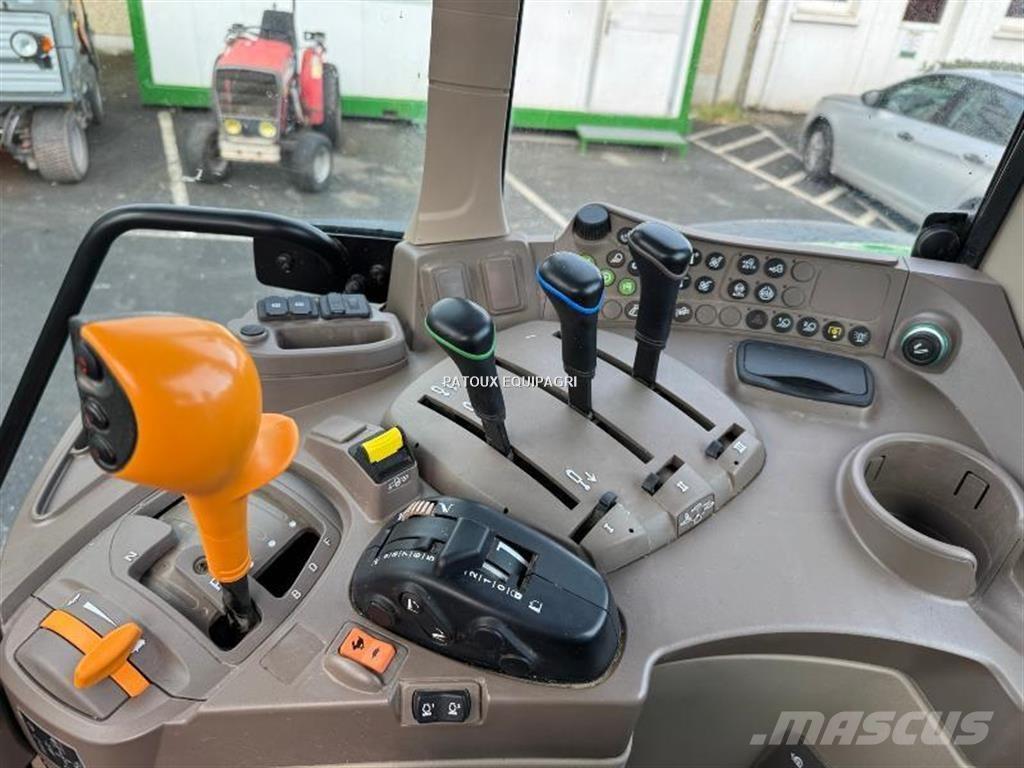 John Deere 6100M Tractoare