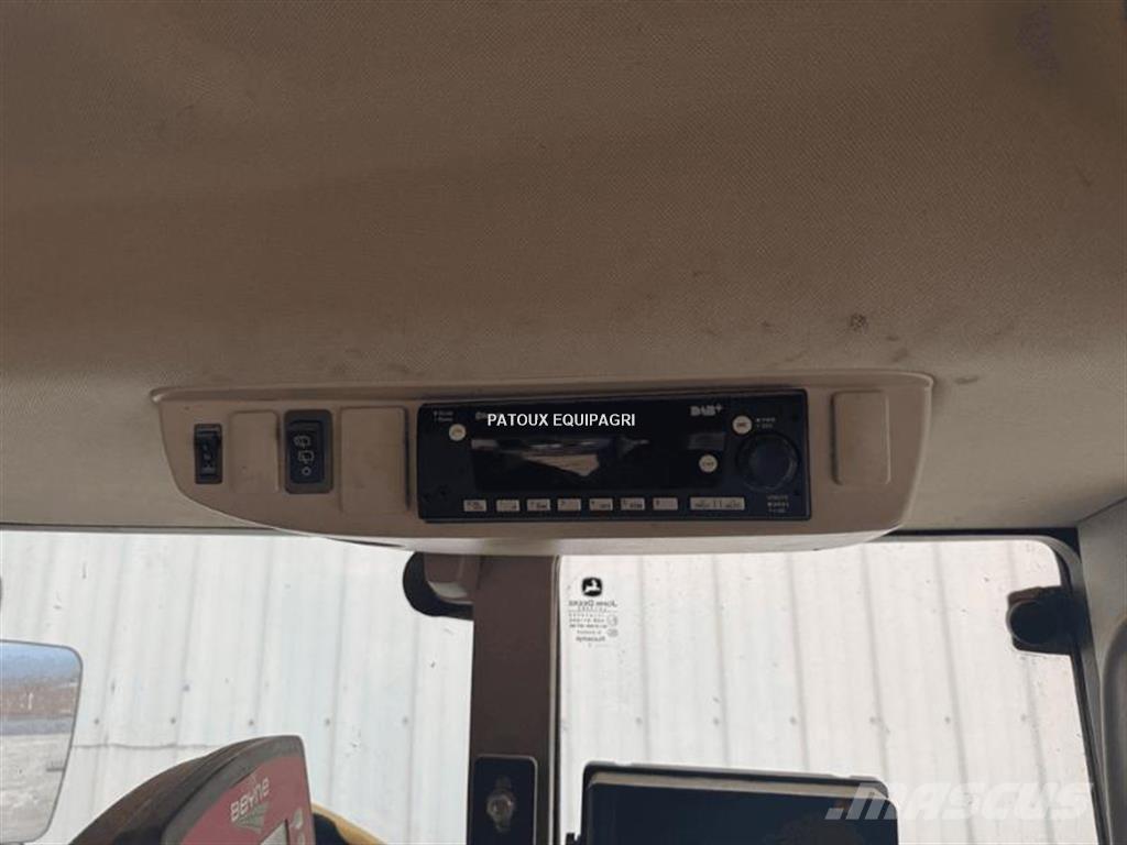 John Deere 6145M Tractoare