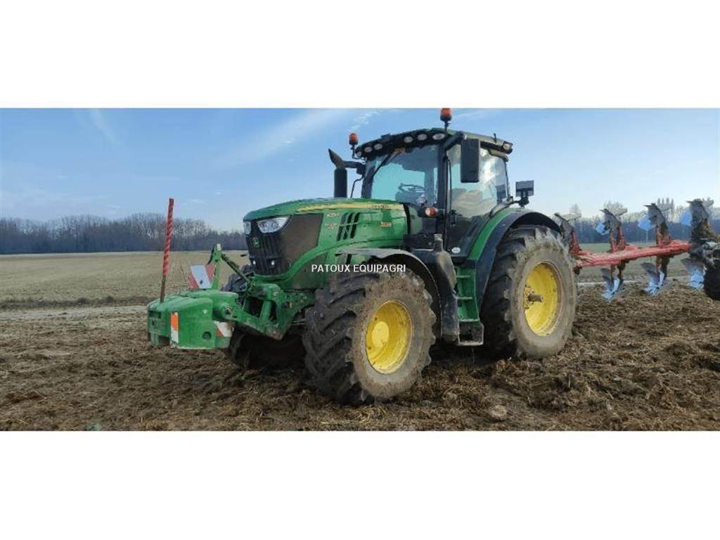 John Deere 6215R Tractoare