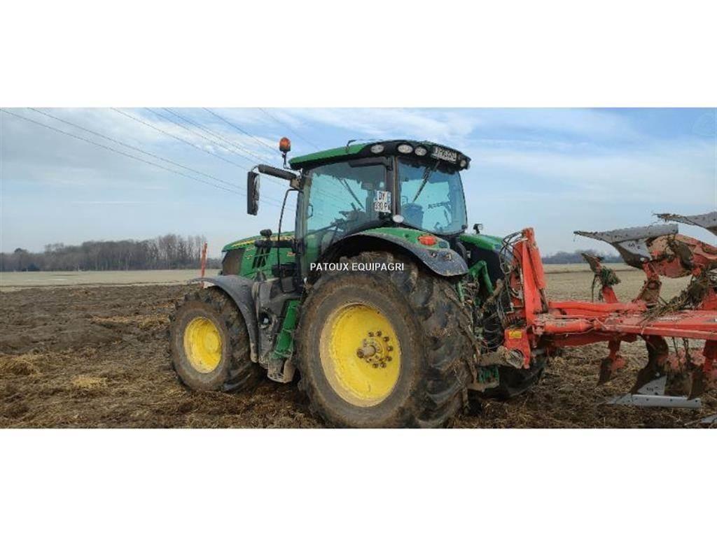John Deere 6215R Tractoare