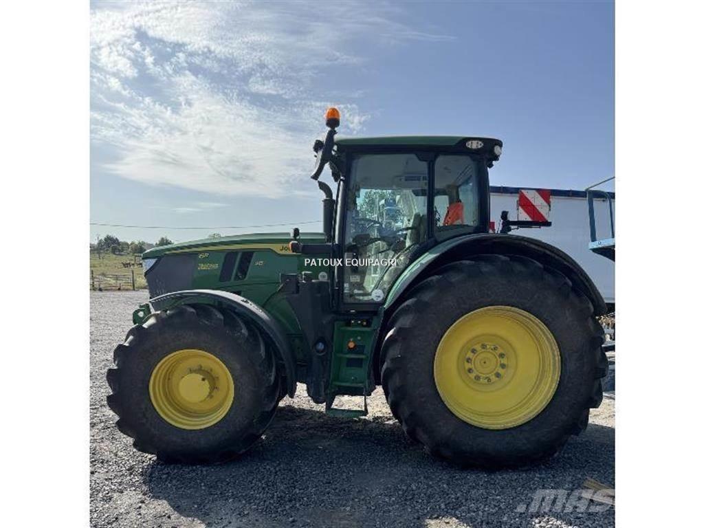 John Deere 6R215 Tractoare