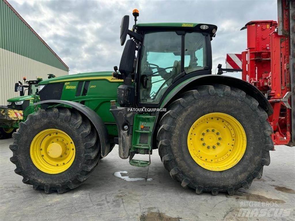 John Deere 6R250 Tractoare