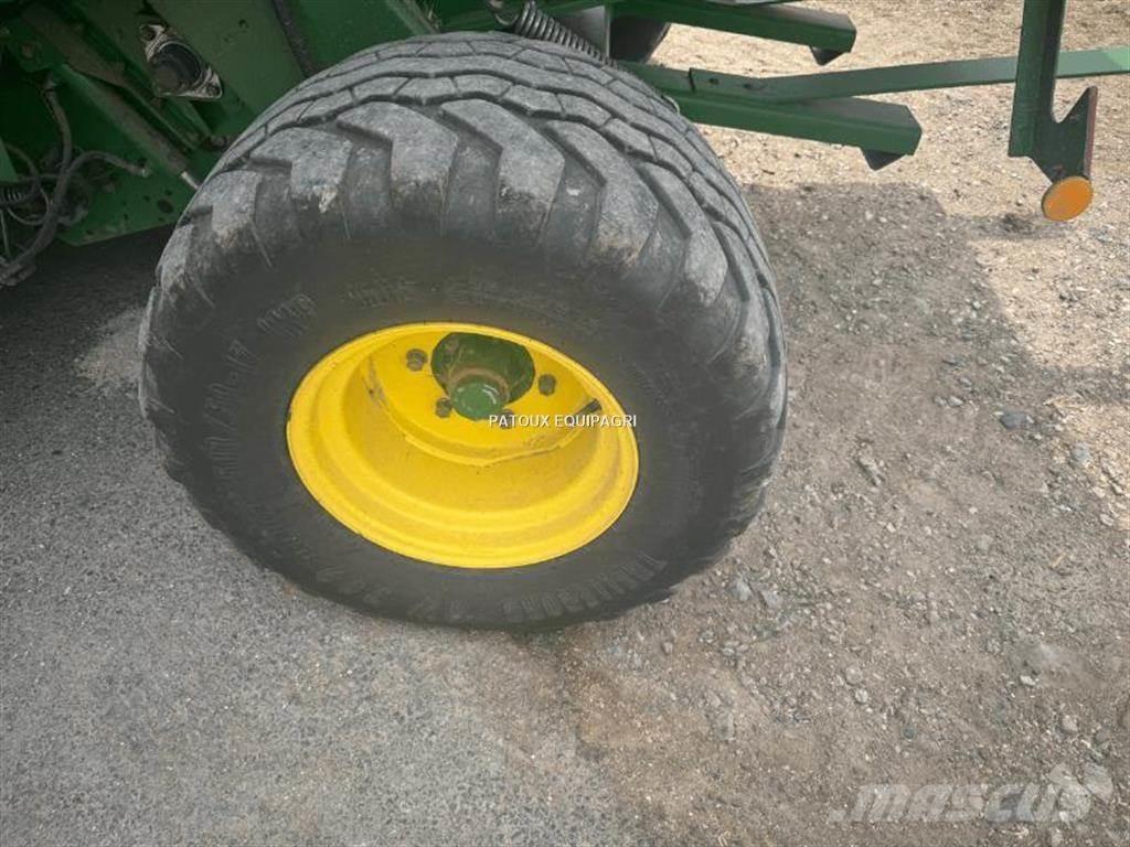 John Deere 864 Masina de balotat cilindric