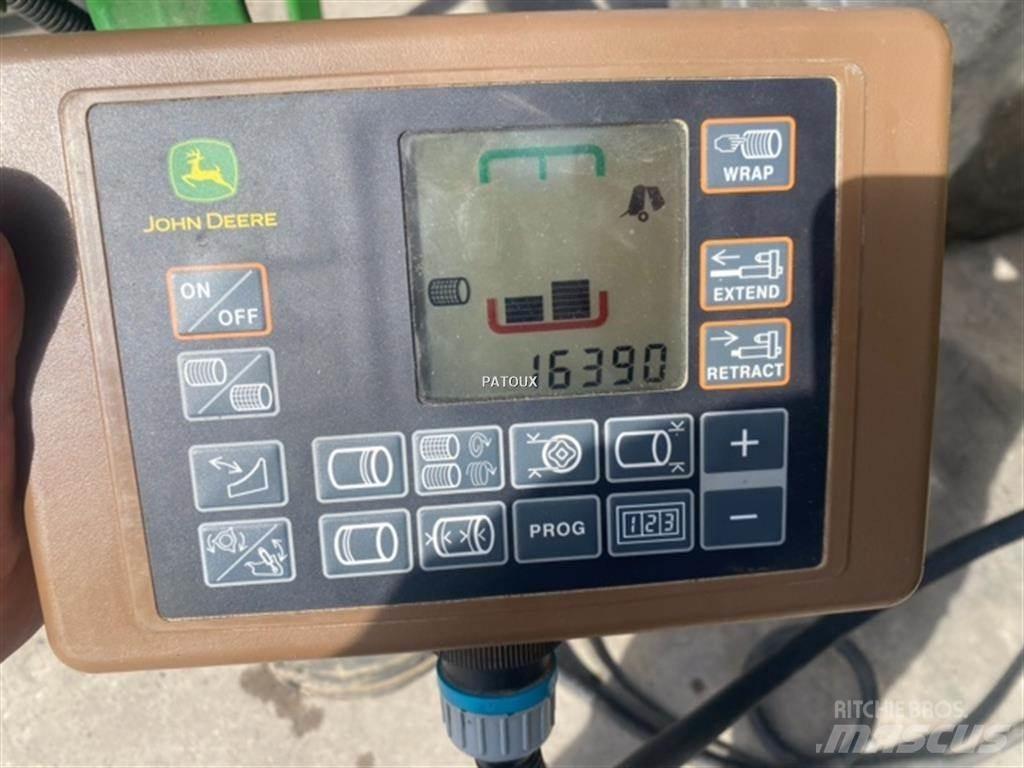 John Deere V461M Masina de balotat cilindric