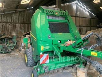 John Deere V461M Masina de balotat cilindric