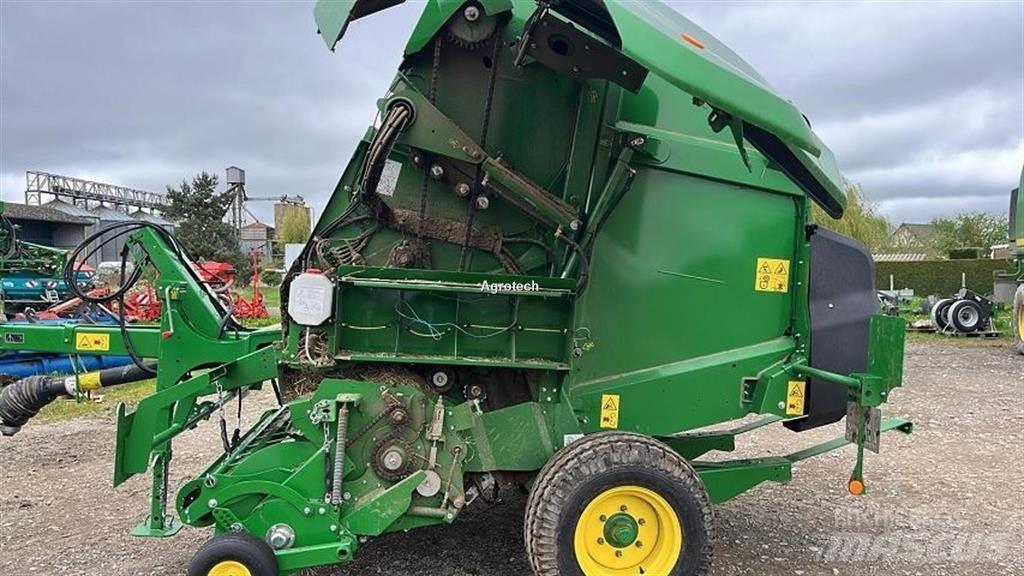 John Deere V461M Masina de balotat cilindric