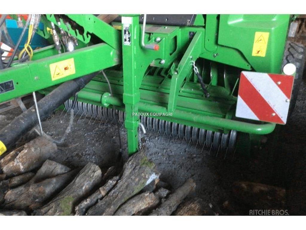 John Deere V461M Masina de balotat cilindric