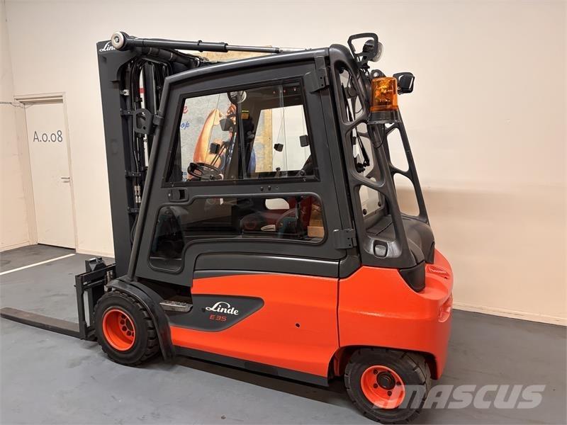 Linde N.V.T. Stivuitor electric